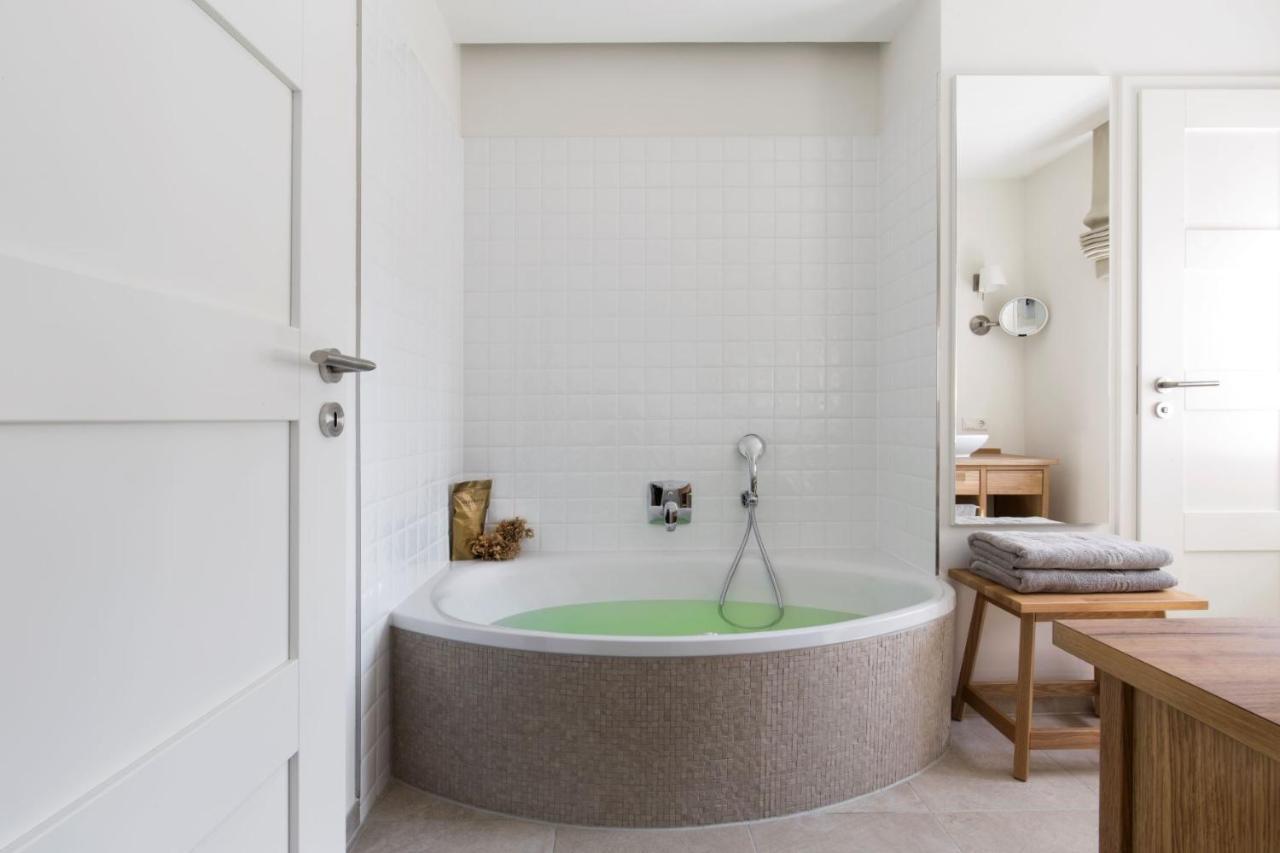 Reetdorf Geltinger Birk Atelierhaus Mooreiche Nieby  外观 照片